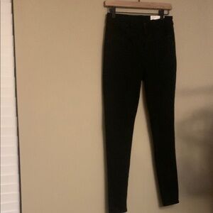 NWT Size 4 American Eagle Black Skinny Jegging